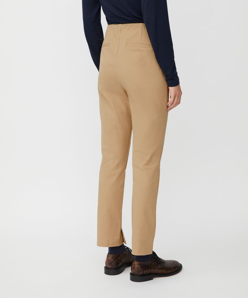 Pertonilla Pant