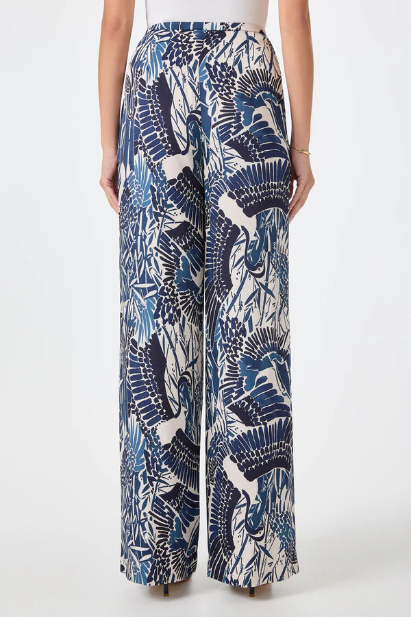 Tavia Pant