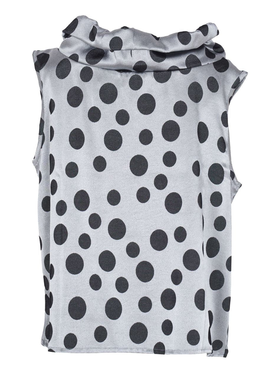 Aris Vest | Plates