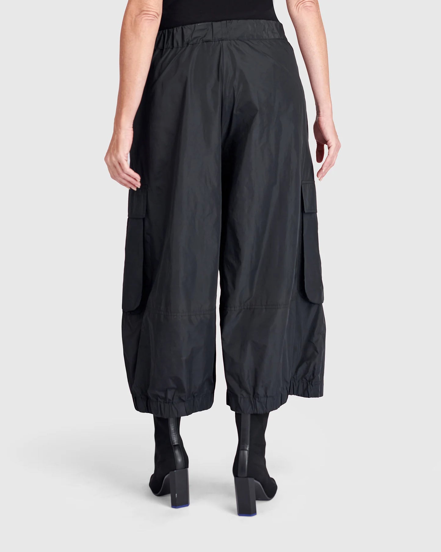 Wide Cargo Pants | Black
