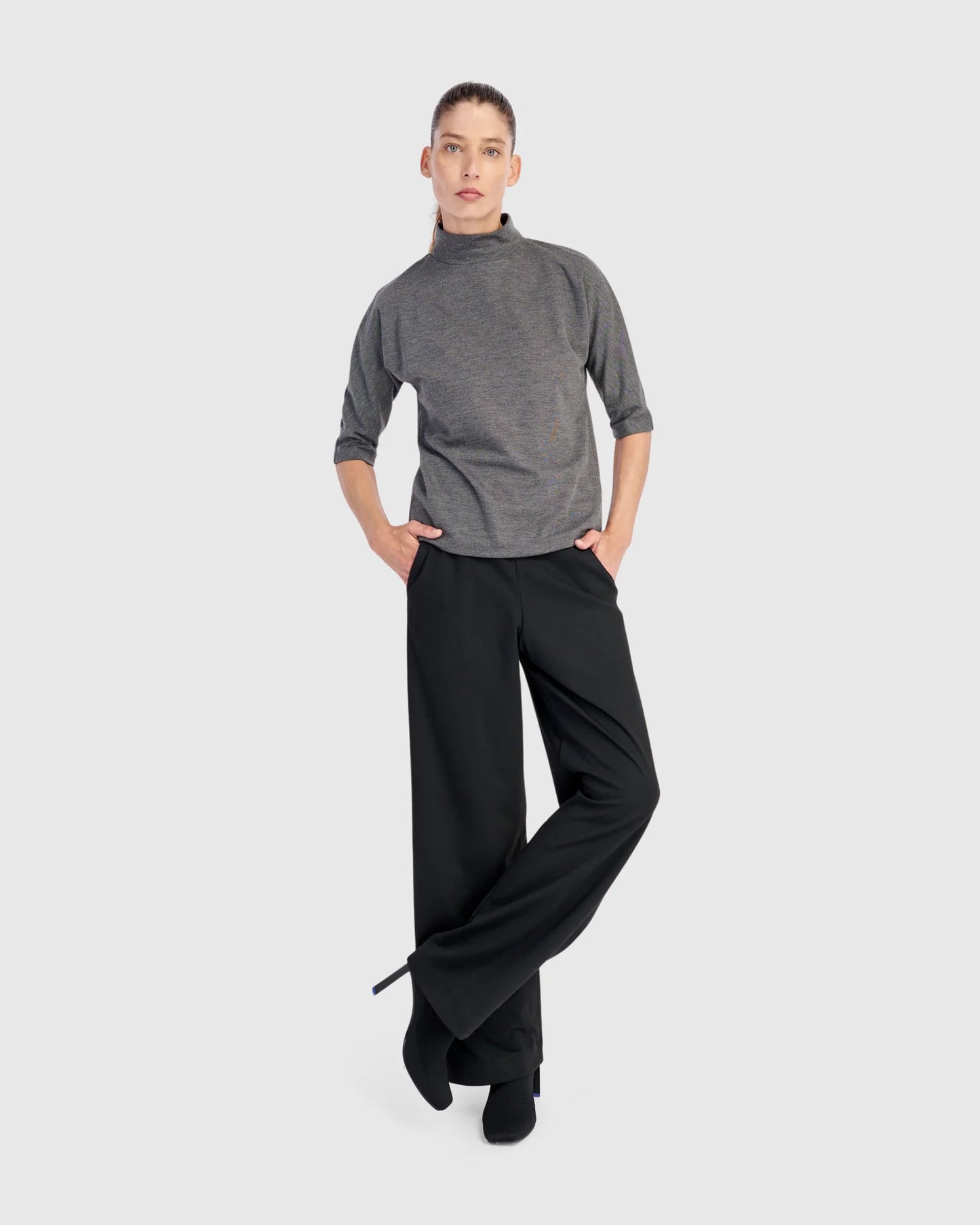 Essential Mockneck Tee