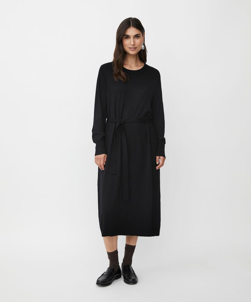 Nisuta Dress