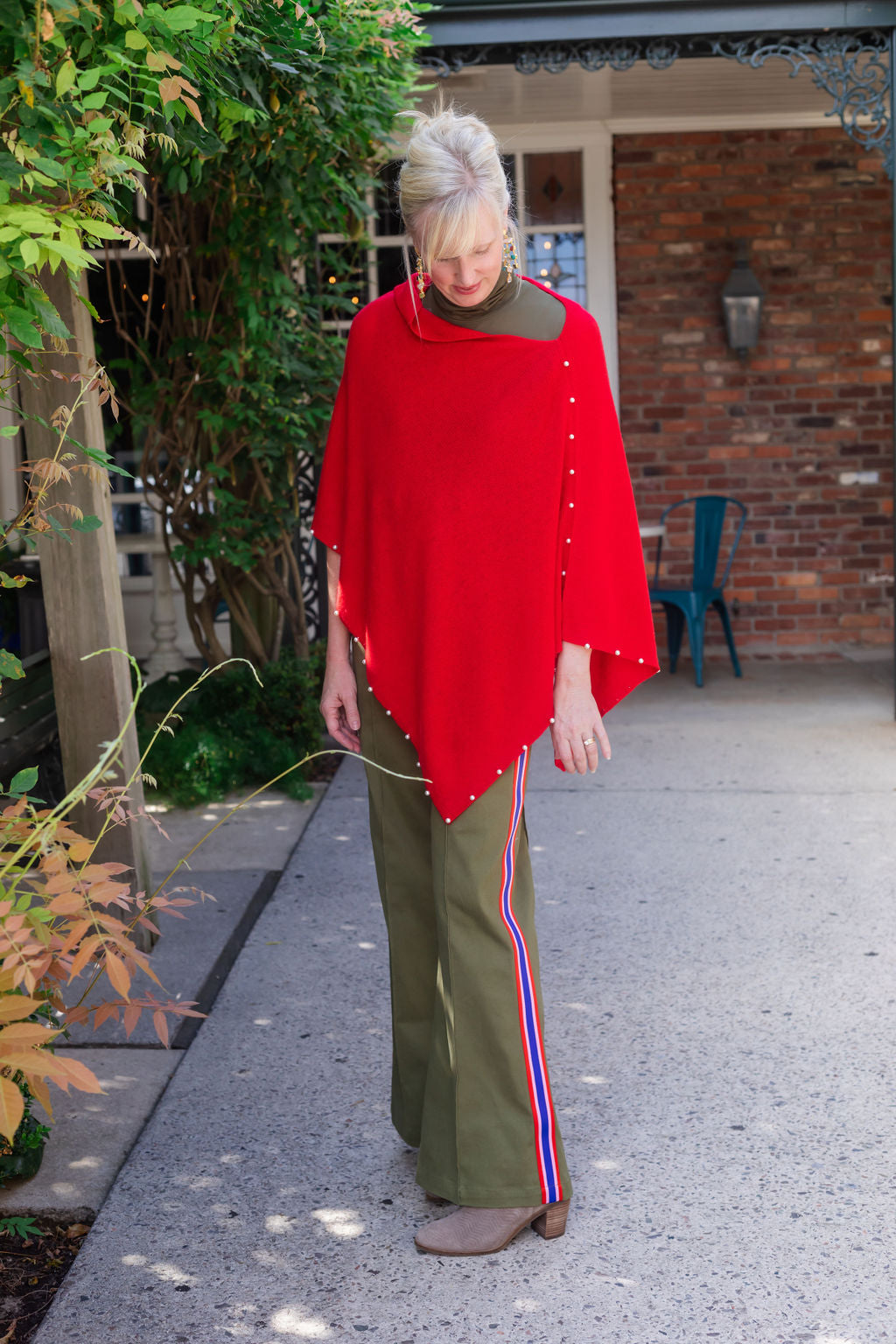 Poncho W/Pearls | Red