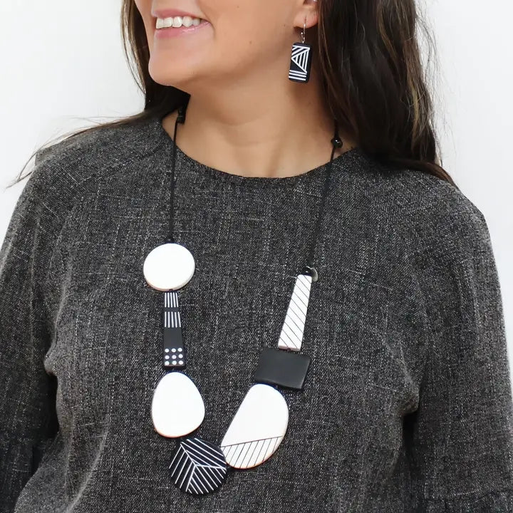 Vespera Necklace