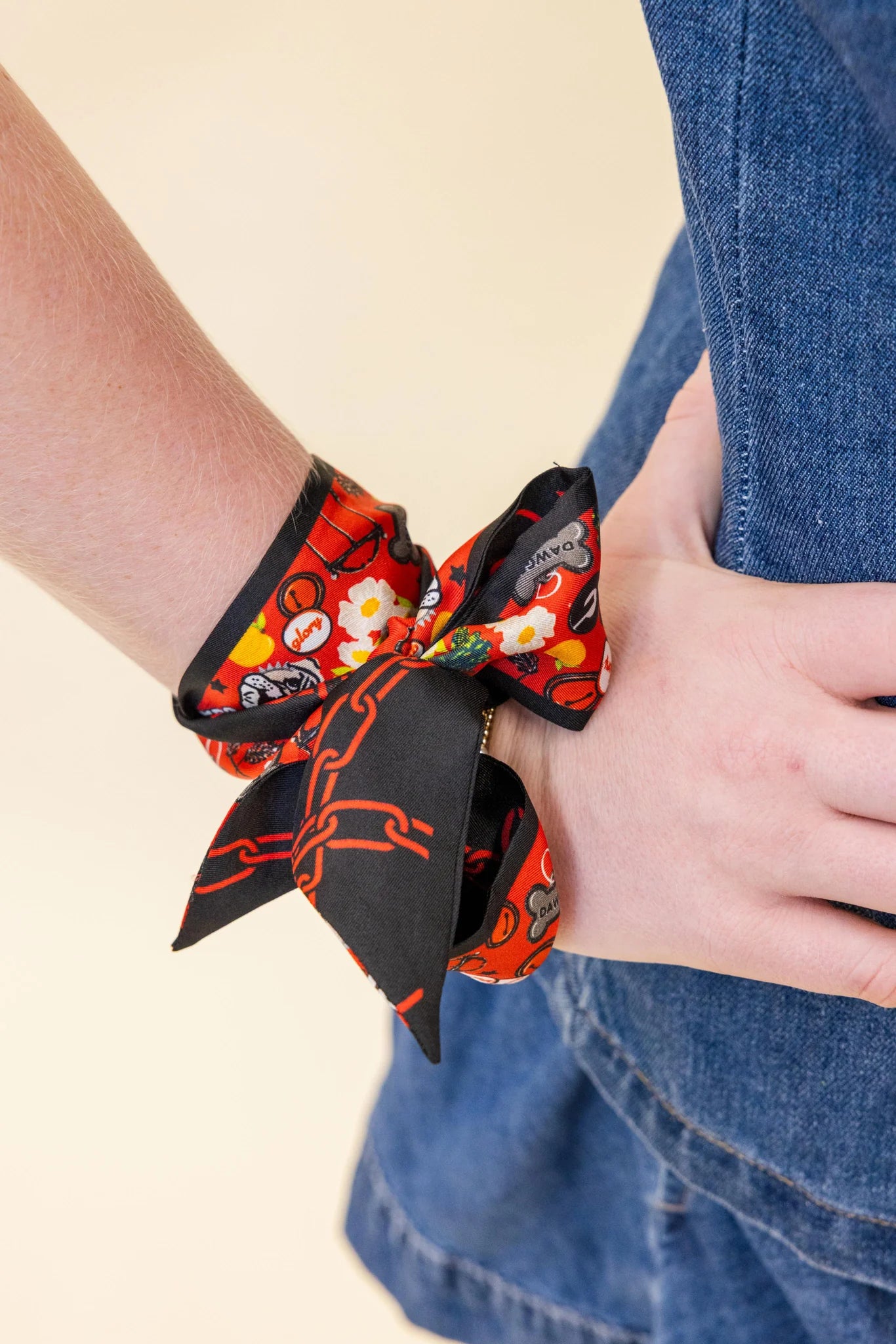 Bulldog Skinny Scarf