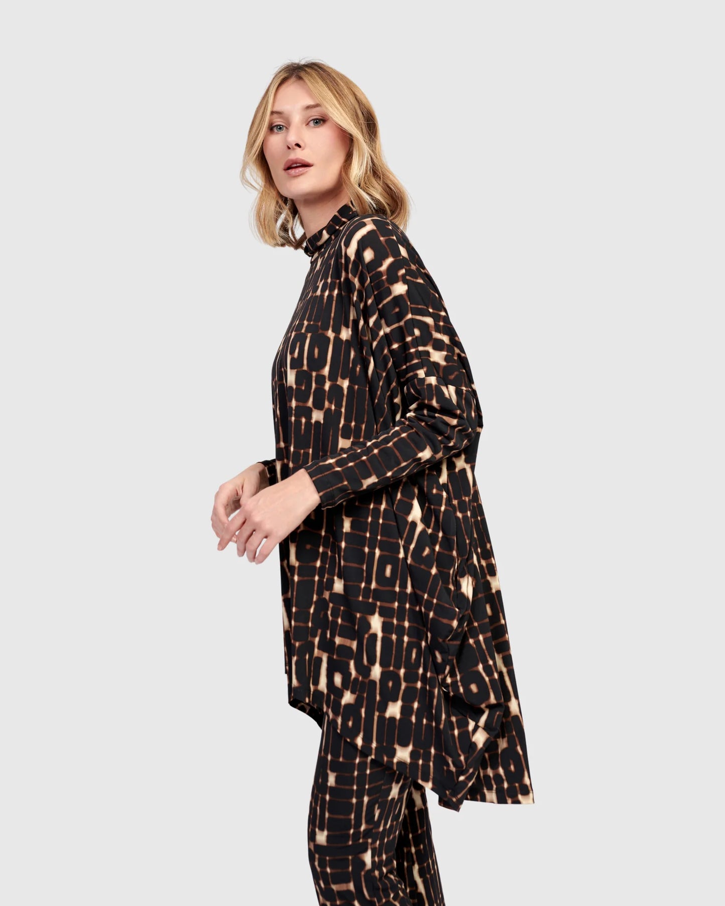 Orbit Swing Turtleneck