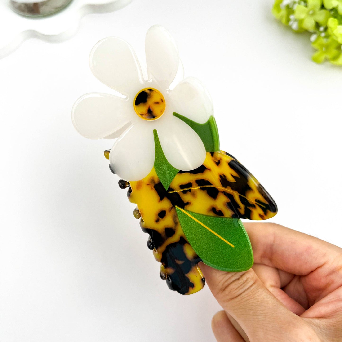 🌼 Creative Mini Daisy Floral Acetate Hair Claw Clip: White