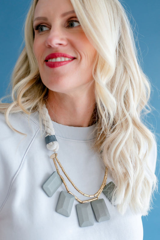 Rectangle Rope Necklace | Gray
